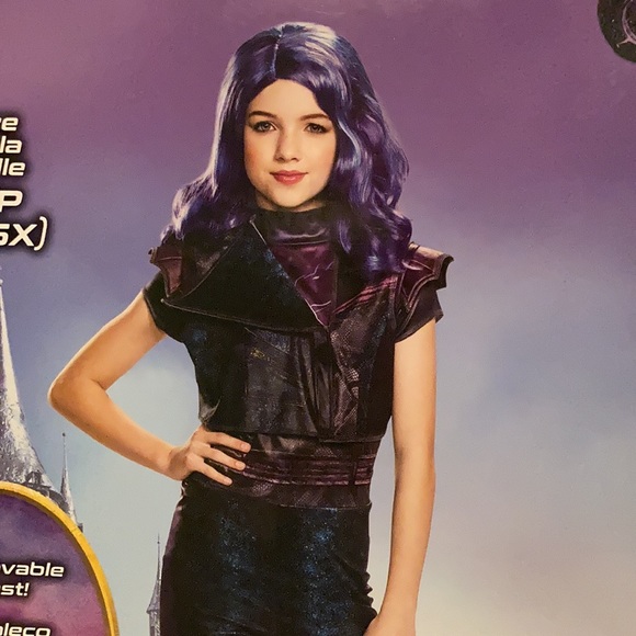 Descendants 3 MAL Halloween costume 2 pieces small (4-6x) - Picture 4 of 10